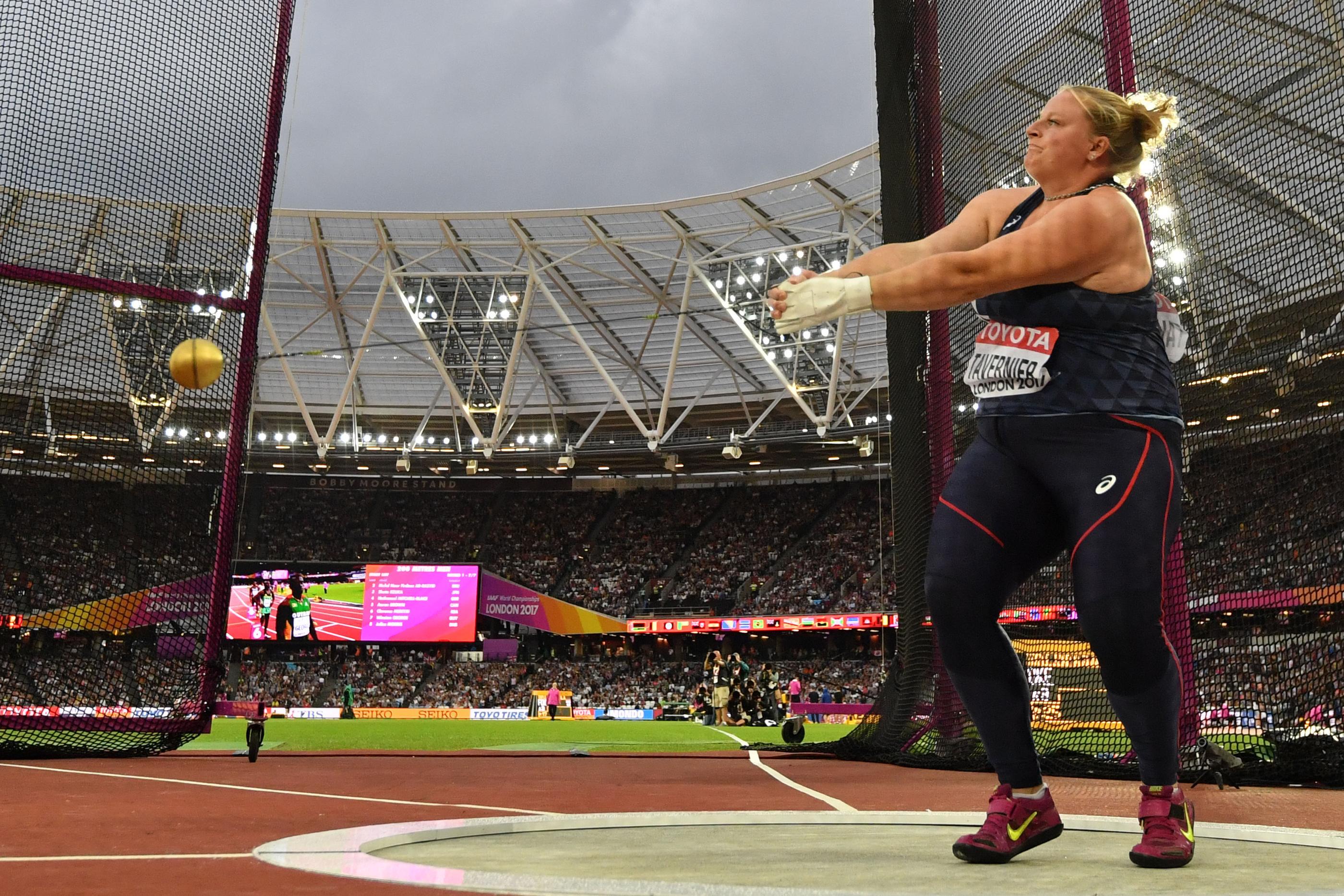 France's Alexandra Tavernier competes in the hammer at the 2017 World Championships in London (AFP / Getty Images)